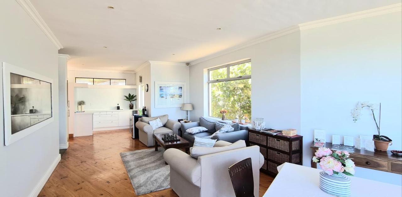 Finchley Guesthouse In Camps Bay Кейптаун Екстериор снимка