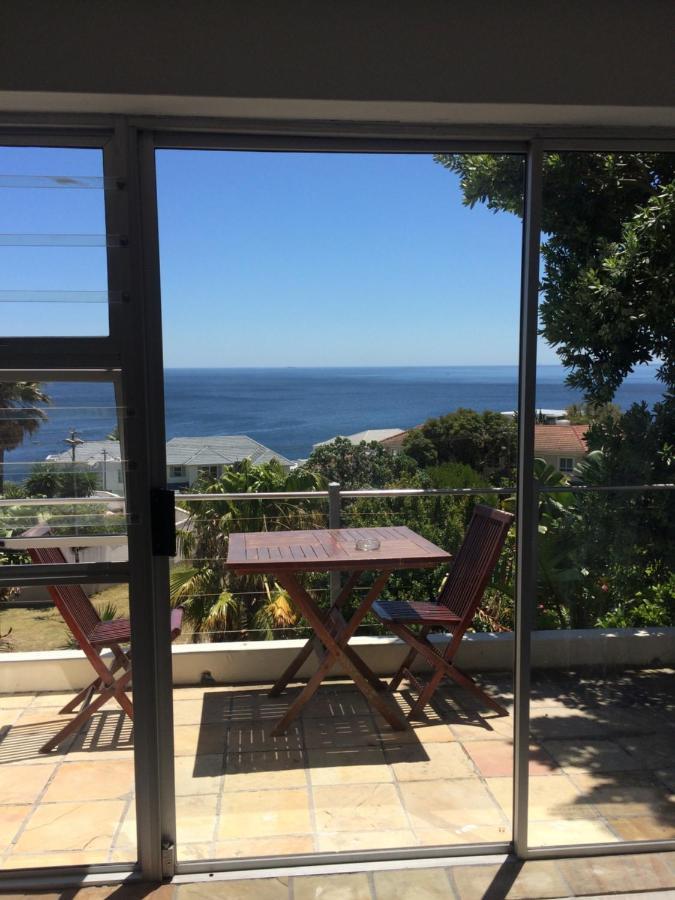 Finchley Guesthouse In Camps Bay Кейптаун Екстериор снимка
